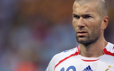 升博电竞动态-利瓦科维奇赛后与队友分享喜悦